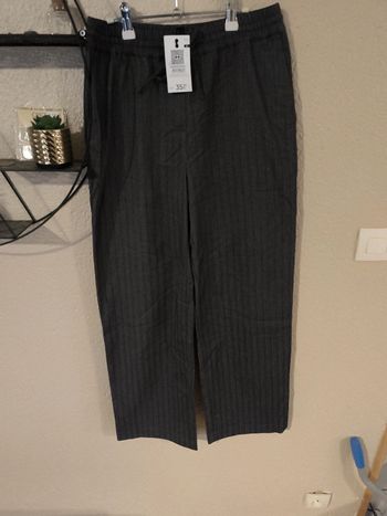 Pantalon droit gris neuf