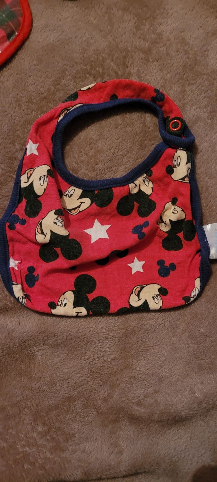 Lot de 4 bavoirs - photo numéro 4