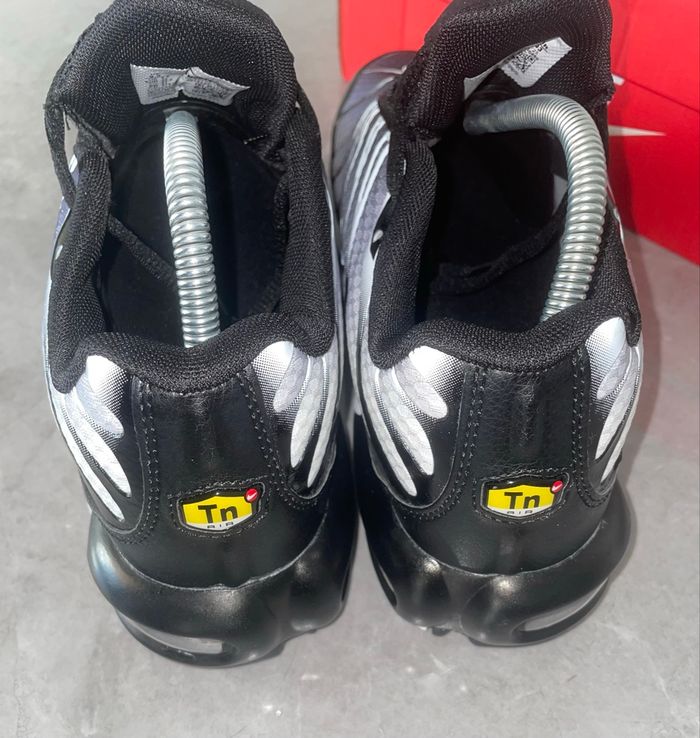 NIKE TN NOIR GRIS BLANC 36 - photo numéro 6