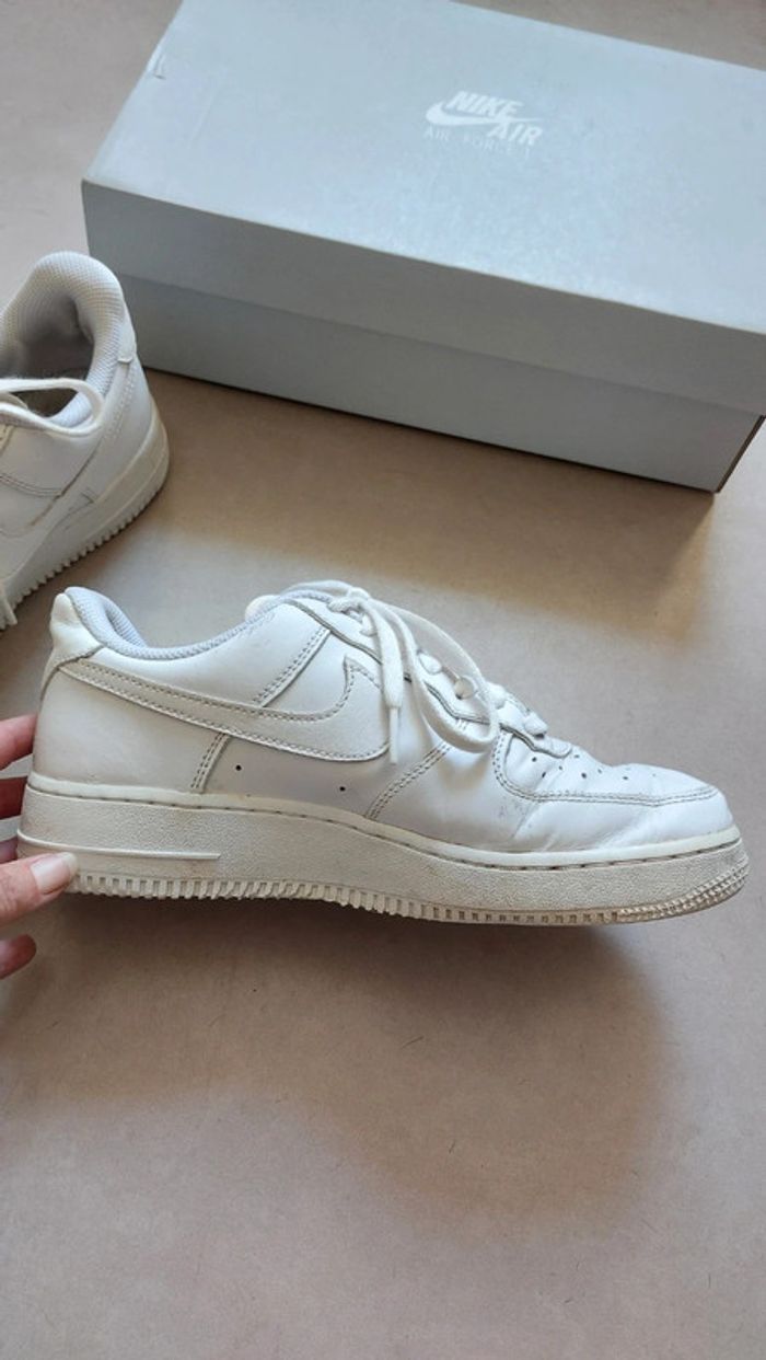 Baskets NIKE pointure 40 - photo numéro 3