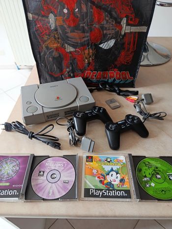 Console Playstation 1 avec jeux manettes câbles