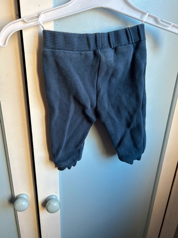 Pantalon bleu Disney baby c&a 3-6 mois - photo numéro 3