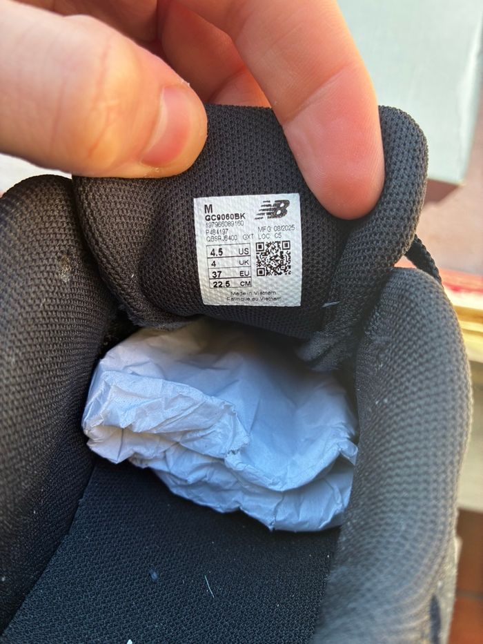 New Balance 9060 Black / Black - photo numéro 10