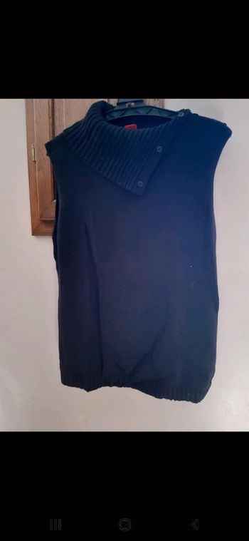 Pull sans manche col asymétrique