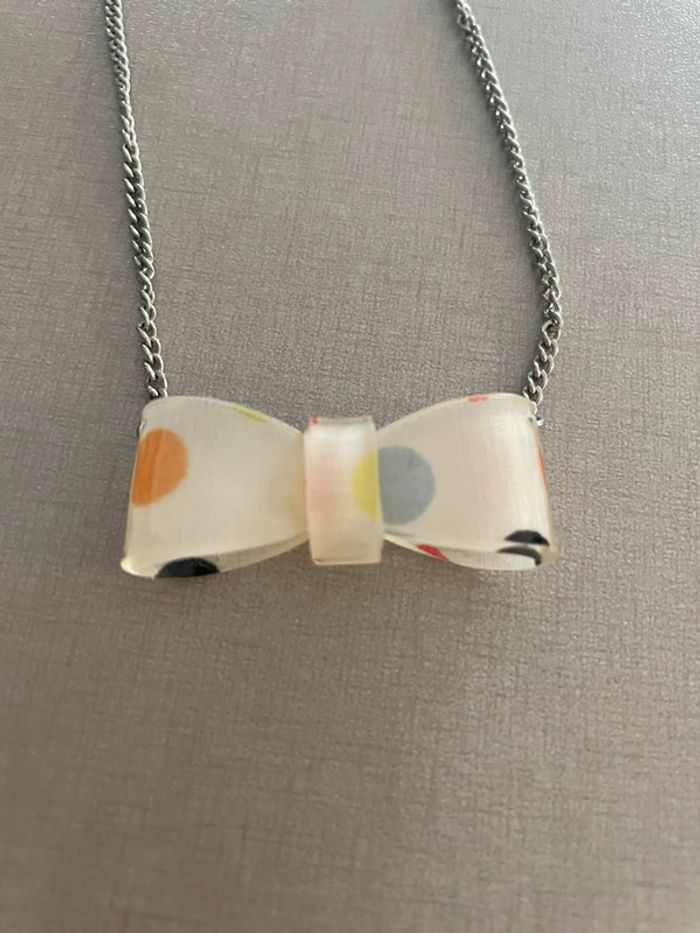 Collier noeud papillon - photo numéro 3