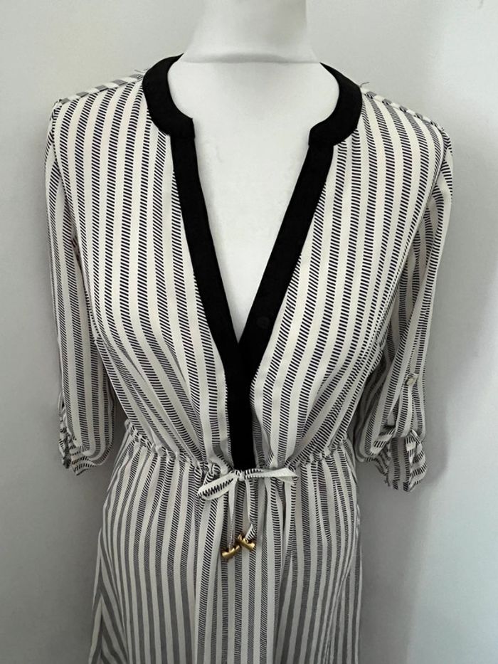 Robe rayée cintrée H&M XS comme neuve - photo numéro 3