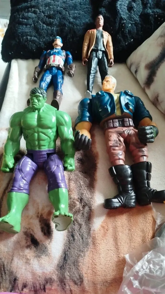 Lot figurine super héro - photo numéro 3