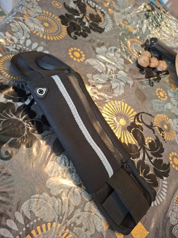 Sac banane sport – ceinture de course avec porte-bidon noir neuf prix 2 euro