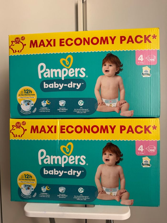 216 couches pampers taille 4