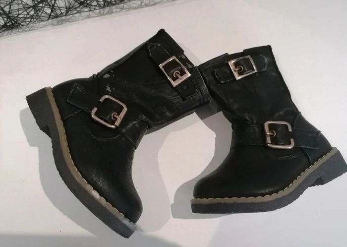 Bottes T 24 abîmé 👧🏻 - photo numéro 3