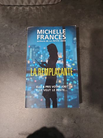 Livre : La remplaçante