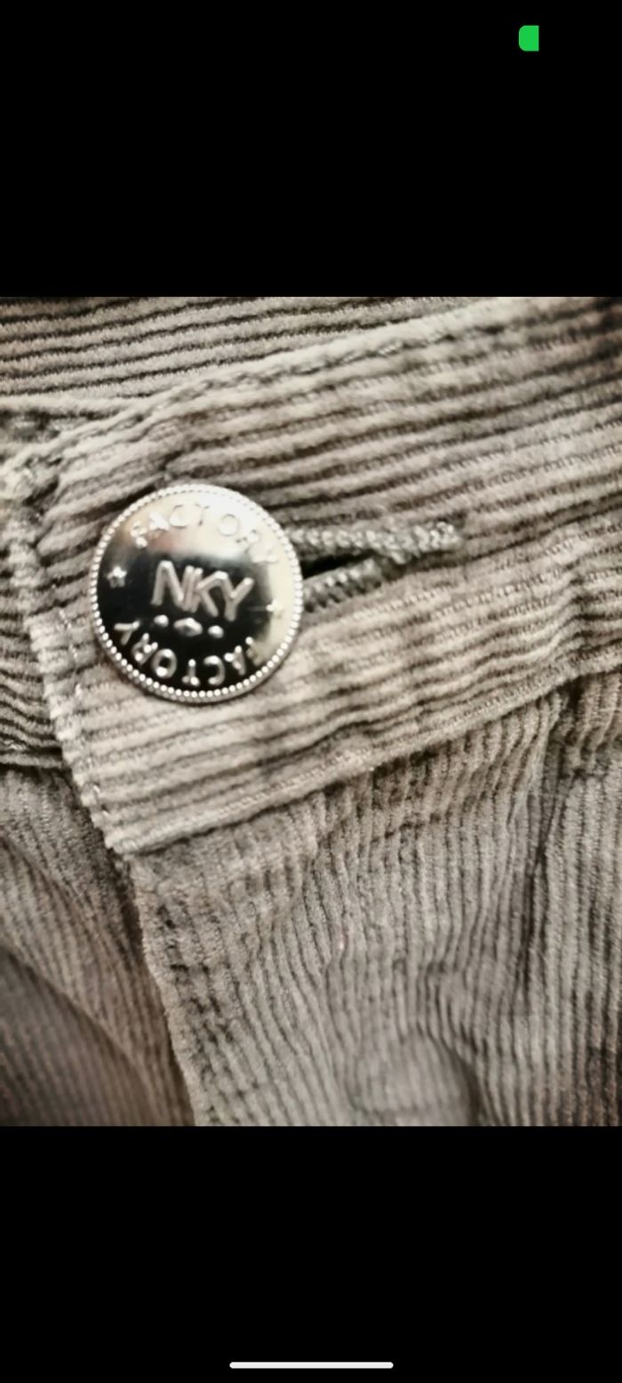 Beau pantalon NKY velours côtelé marron. Taille 8 ans - photo numéro 6