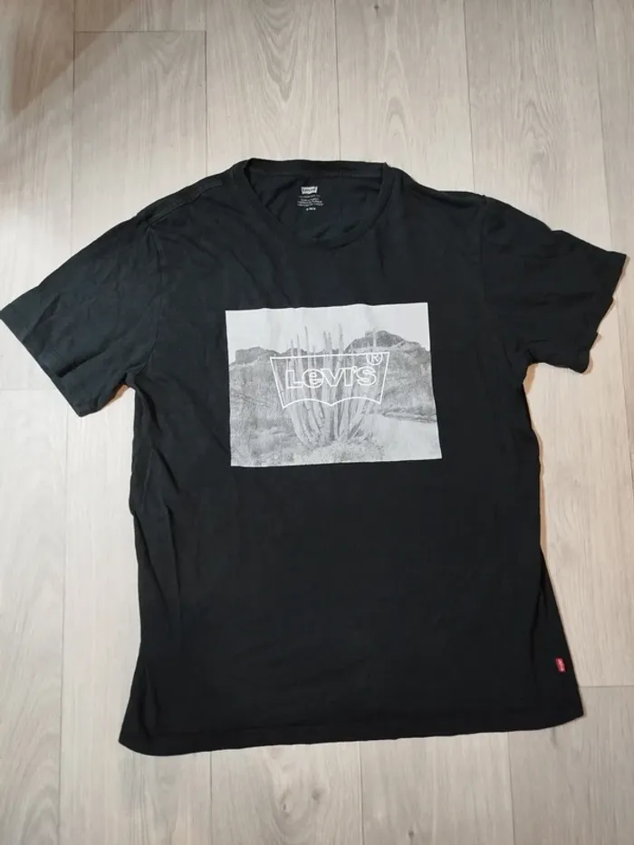 👕 T-shirt Levi’s noir M très bon état