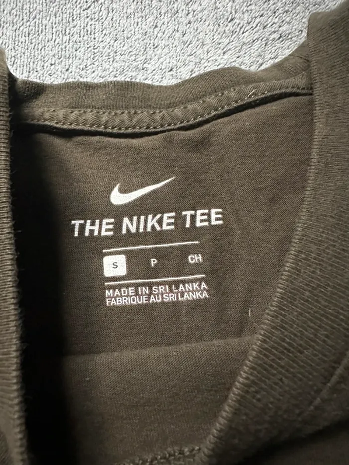 T-shirt Nike kaki - photo numéro 3