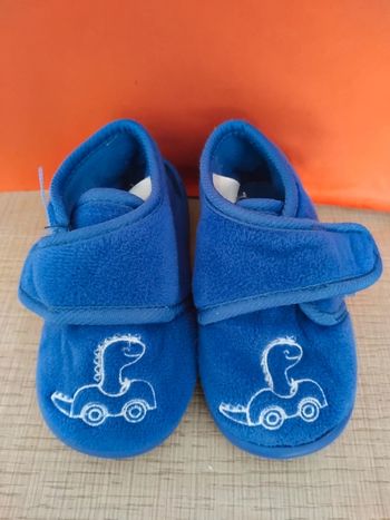 Chaussons taille 20 *