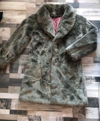 Manteau fausse fourrure