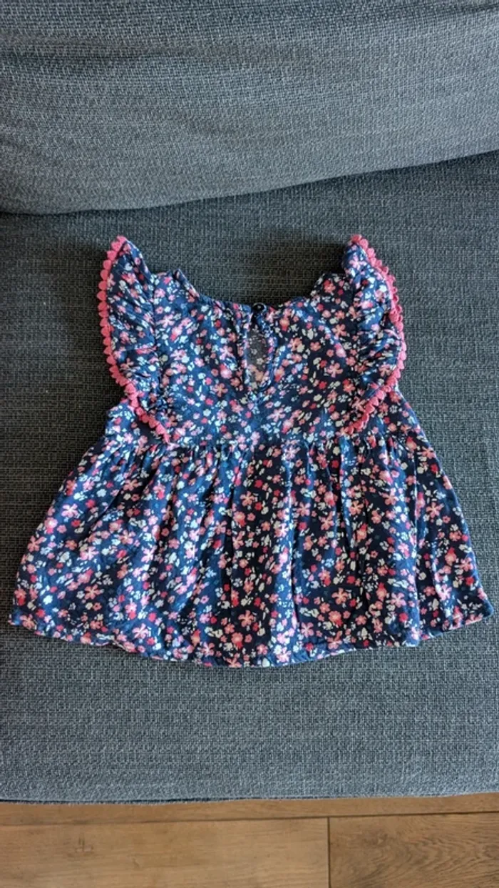 Jolie blouse fleurie - photo numéro 3