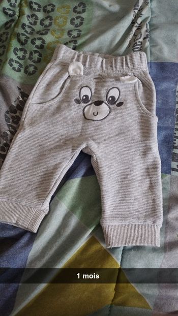 Lot de vêtements pratiquement jamais porté