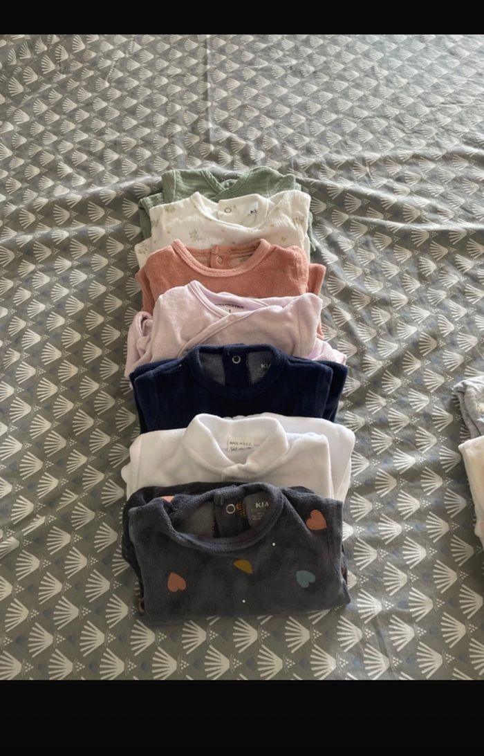 Lot de pyjamas bébé 1-3 mois - photo numéro 3