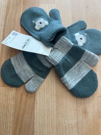 2 paires de gants bébé de moins d’1 an