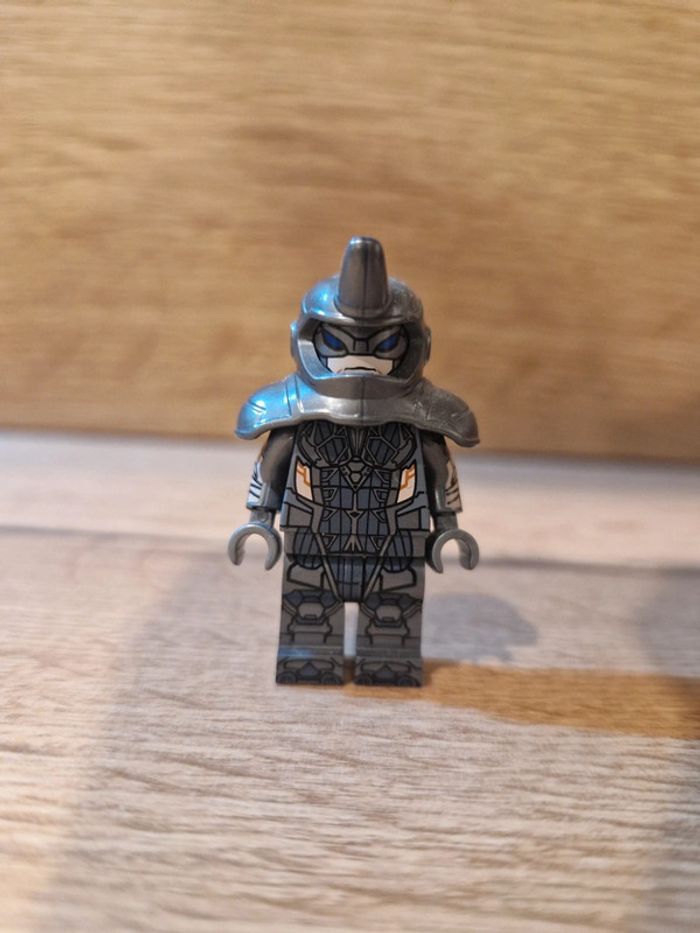 Figurine type lego Rhino Spiderman Marvel