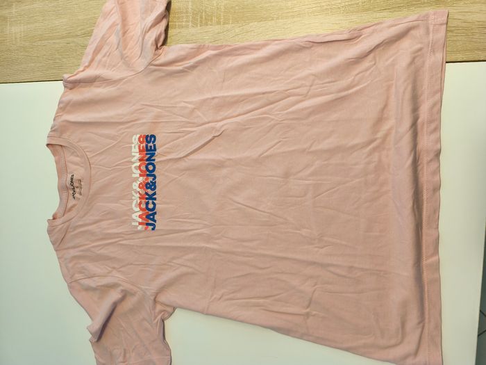 Tee shirt