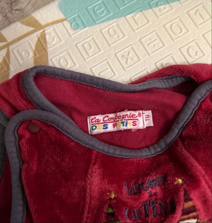 Gigoteuse rouge 0/6 mois - photo numéro 3