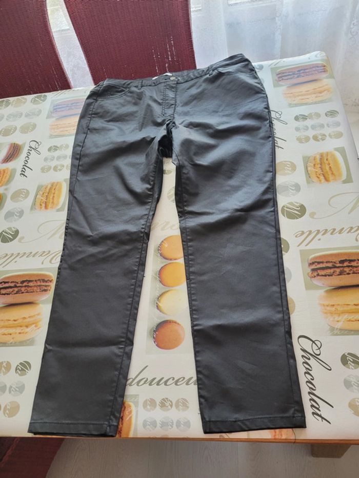 Pantalon noir effet sky strech