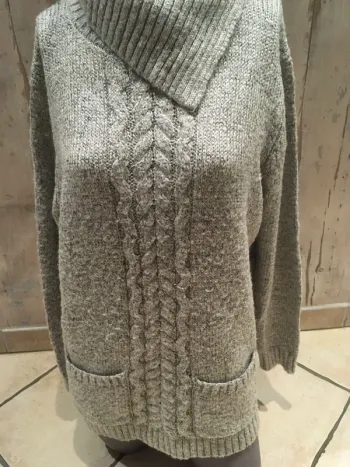 Magnifique pull tout doux tout chaud effet scintillant en 46 excellent état