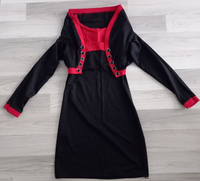 Ensemble robe sans manches et blazer taille M