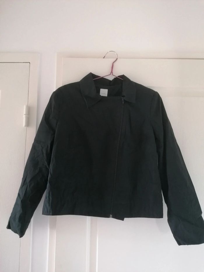 Veste taille 42 portée une ou 2 fois comme neuve - photo numéro 2