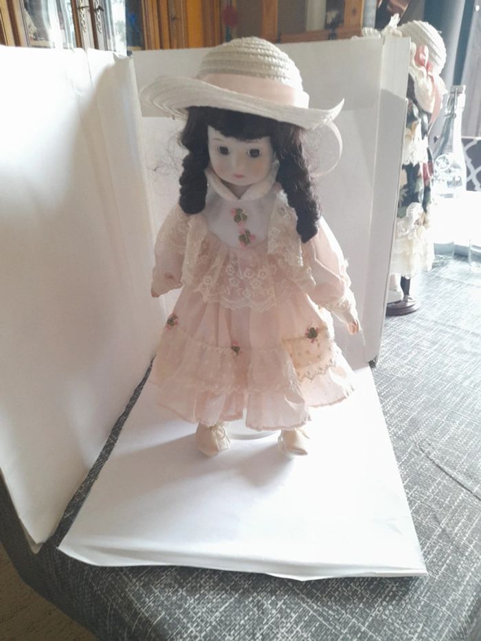 Poupée  porcelaine vintage - photo numéro 9