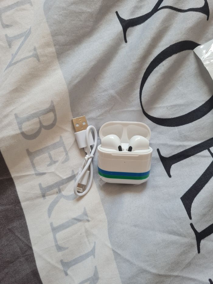 Ecouteur bluetooth style air pod 4