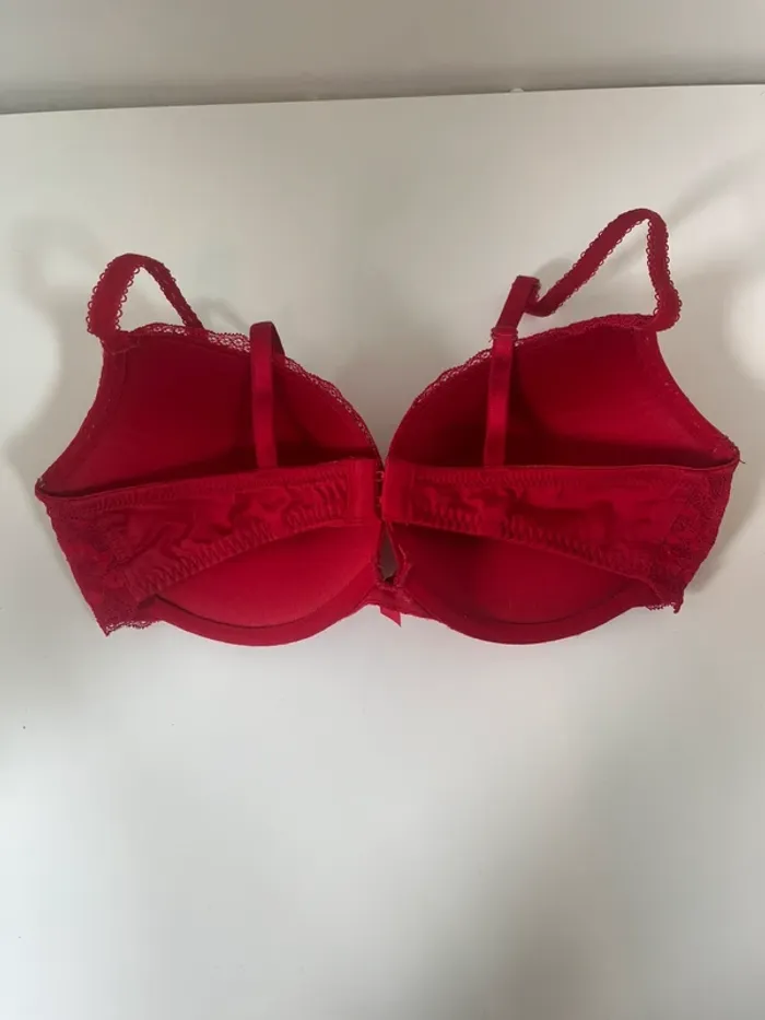 Soutien-gorge dentelle rouge Hunkemöller Taille 95C - photo numéro 2