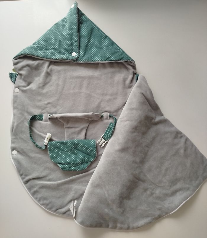 Coussin d'allaitement multifonction 5 en 1 gris/vert - photo numéro 4