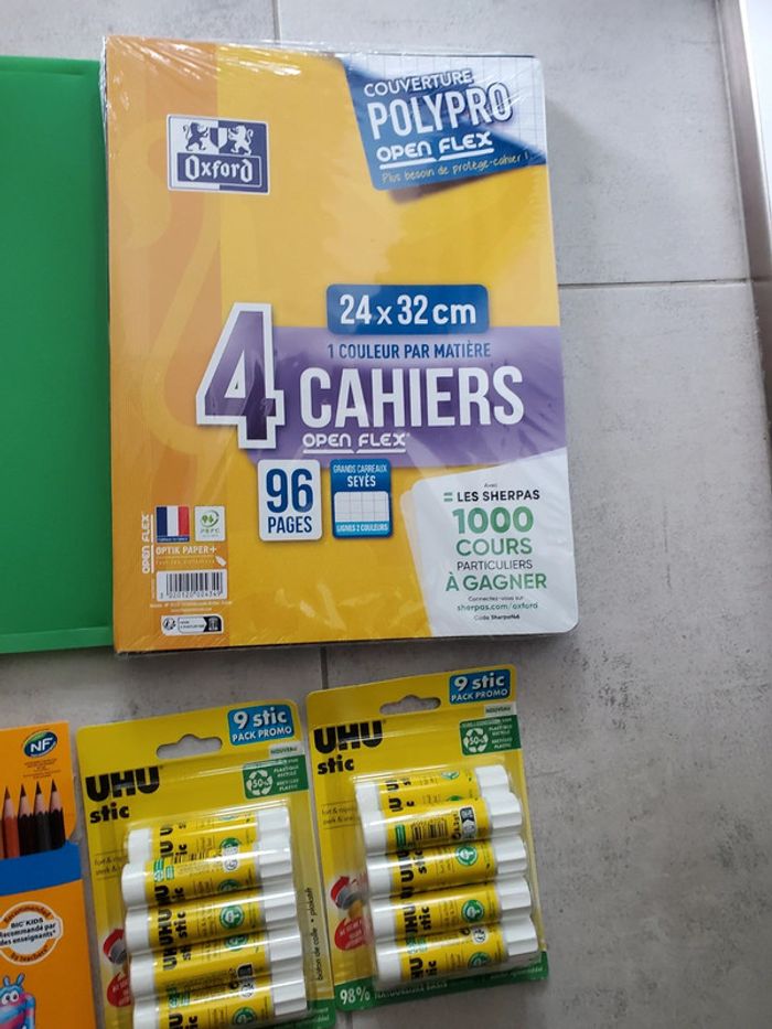 Lot fournitures scolaires Neuve - photo numéro 3
