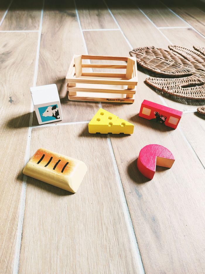 🧀Dinette cagette avec aliments produits laitiers en bois marque Melissa et Doug - photo numéro 3