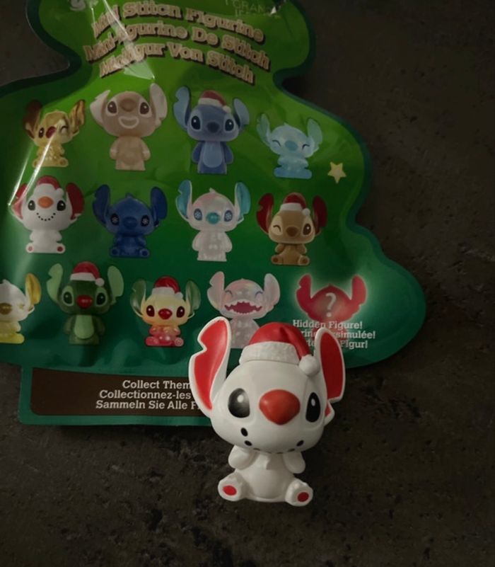 Figurine mystère stitch Noël