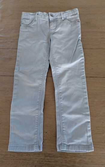 Pantalon fille slim 4ans en très bon état