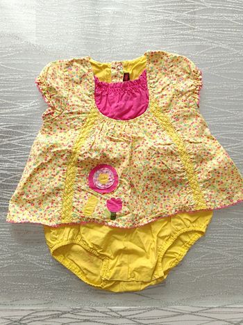 Joli body fleuri 🩷Catimini 6mois fille💐
