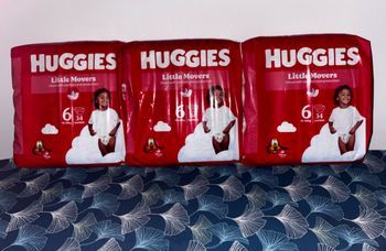 Trio-Pack De  102 Couches Huggies Neuf Dans L’emballage ( Format  XXL ).