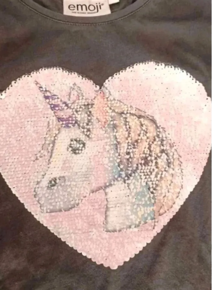 T-shirt manches  longues 8 ans  bon  état  C - photo numéro 3