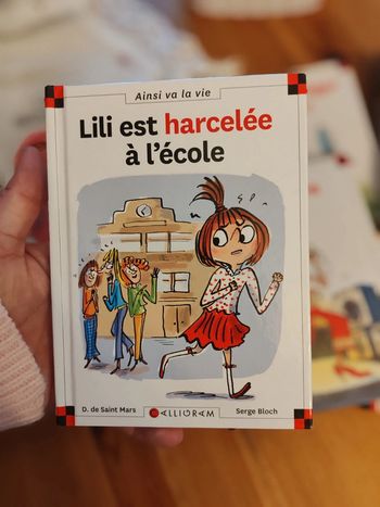 Livre Lili est harcelée à l'école