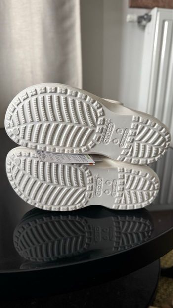 🔥 Crocs blanches originales – Taille 39/40 – État neuf
