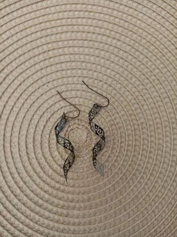 Boucles d'oreilles filigranes noires