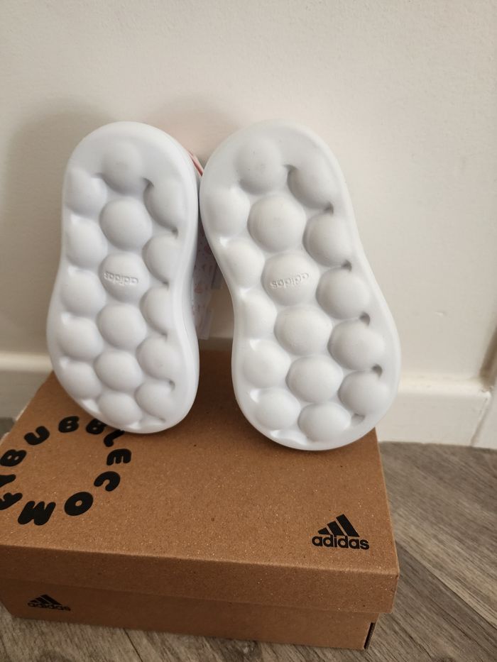 Adidas bubble  taille 23 - photo numéro 4