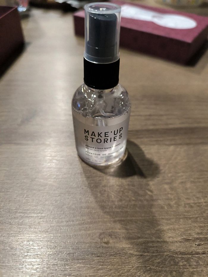 Fixateur de maquillage make up stories