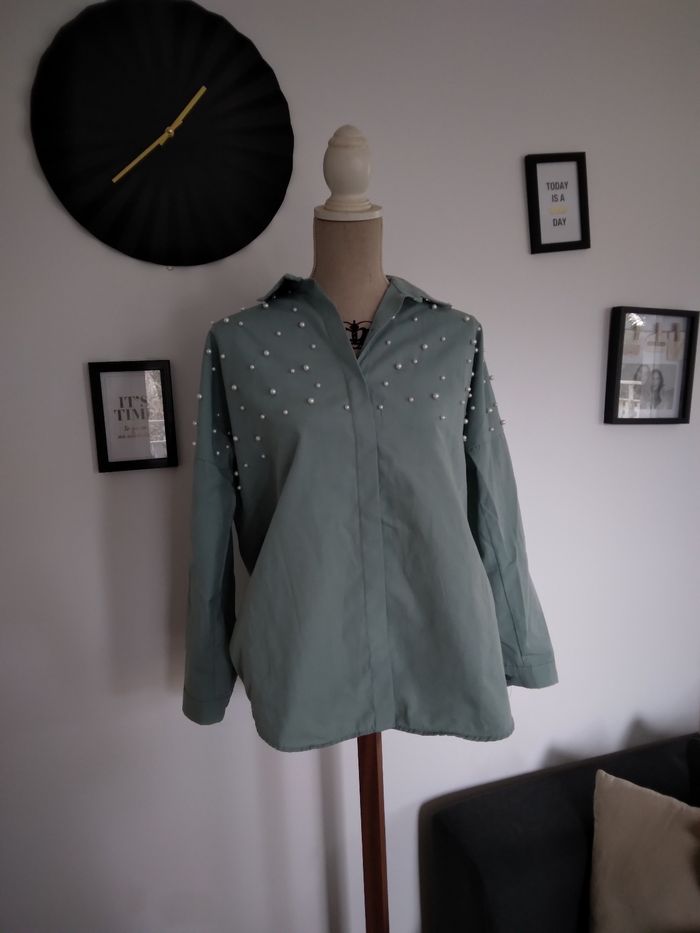 Chemise vert d'eau avec perles - photo numéro 8