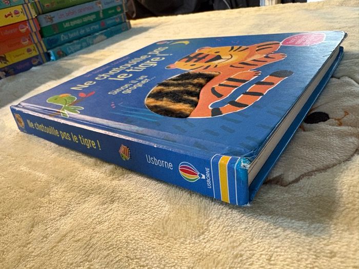 Livre sonore et à toucher usborne sam taplin ne chatouille pas le tigre - photo numéro 2