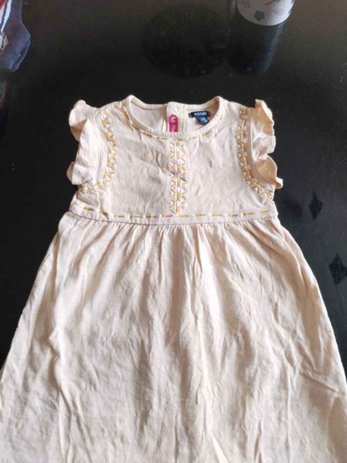 Robe jaune - photo numéro 2